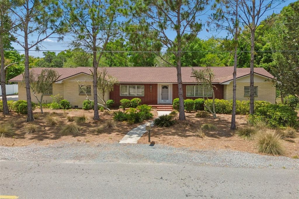 Photo of 707 N Johnson Street, Plant City, FL 33563 (MLS # TB8504765)