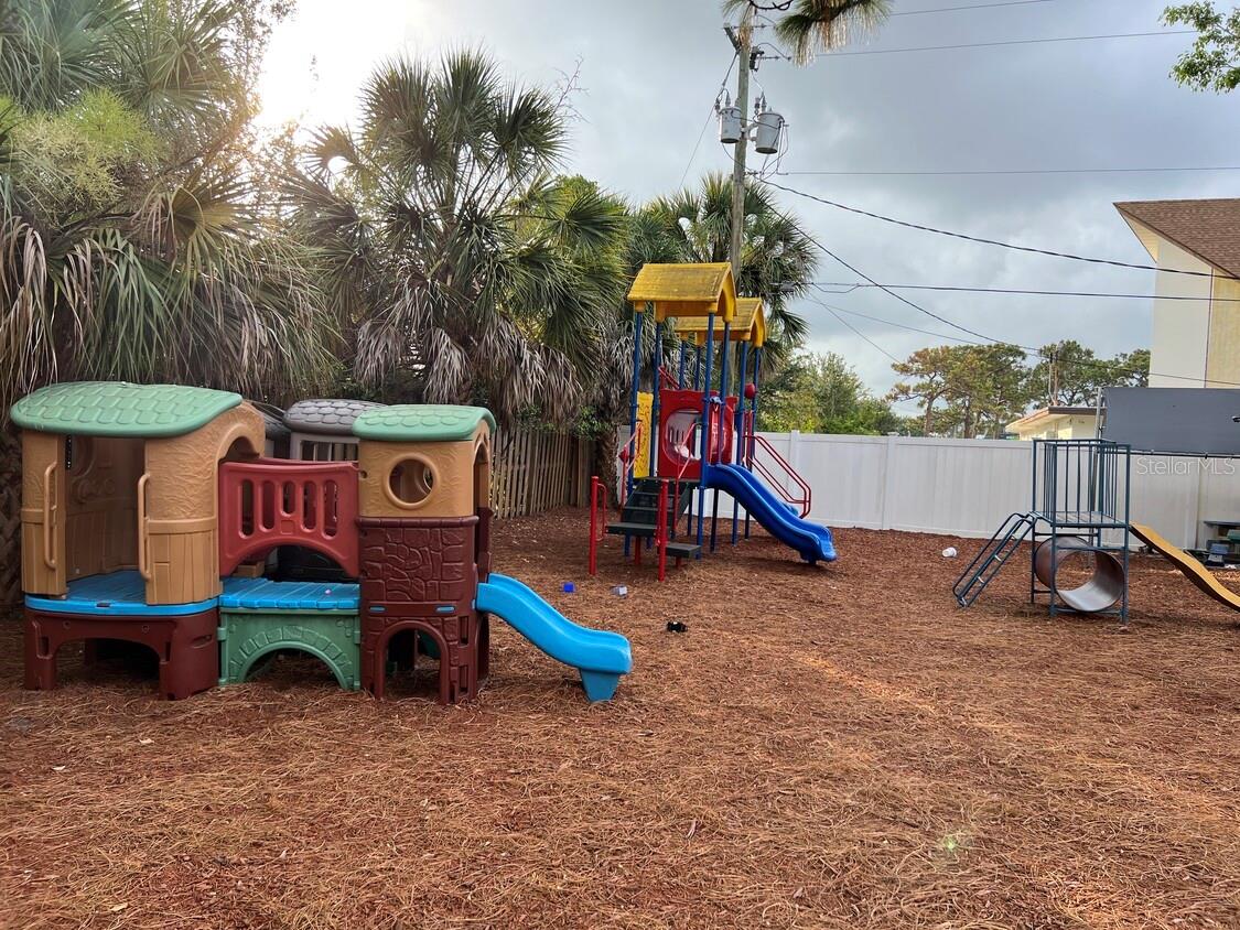 1602 BANYAN DRIVE
