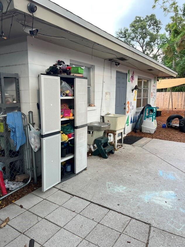 1602 BANYAN DRIVE
