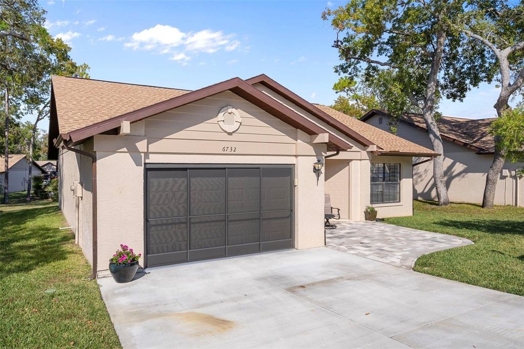 Photo of 6732 Oak Cluster Circle, Spring Hill, FL 34606 (MLS # W7880967)