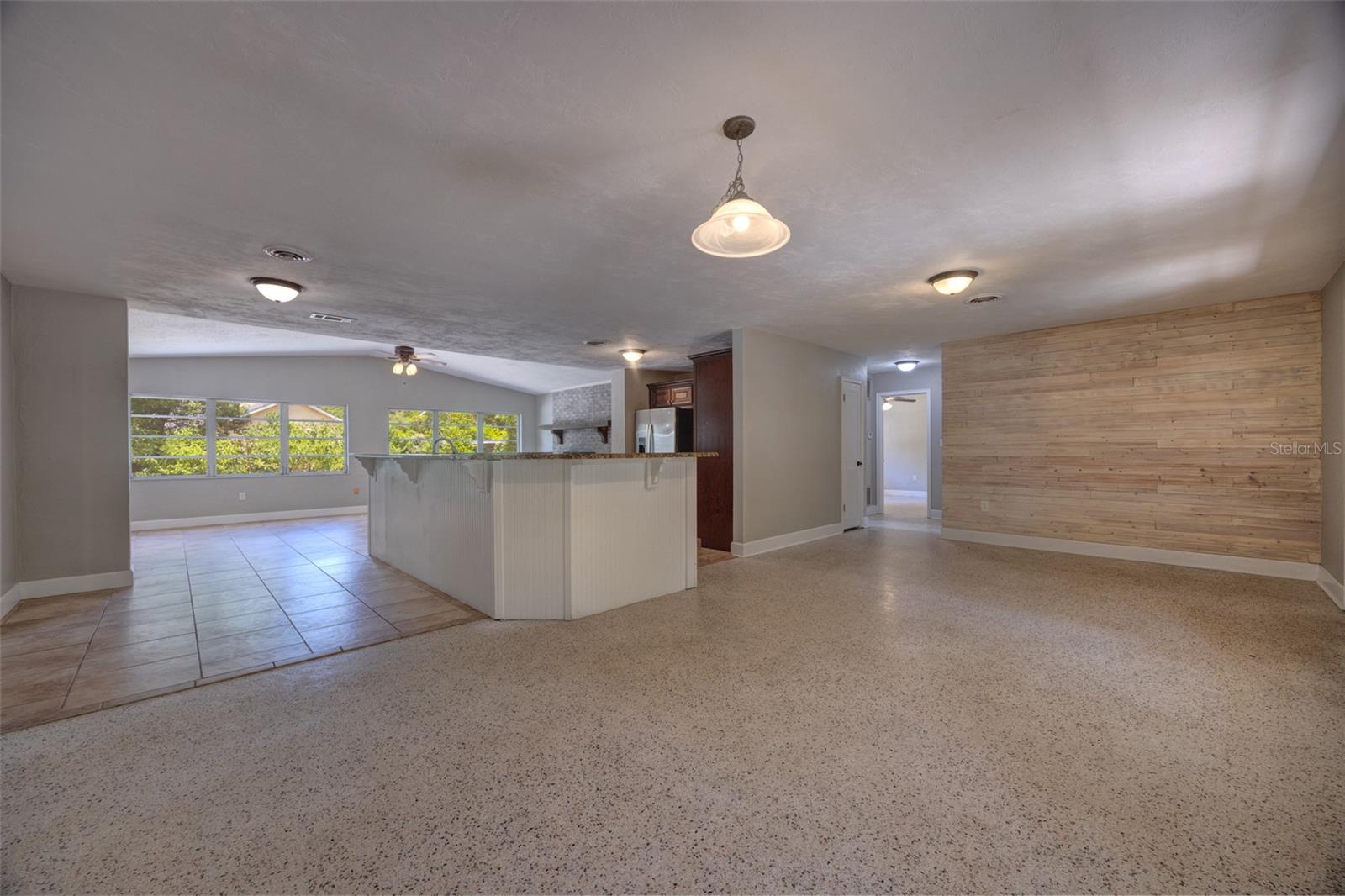 COUNTRY CLUB ESTATES - Residential