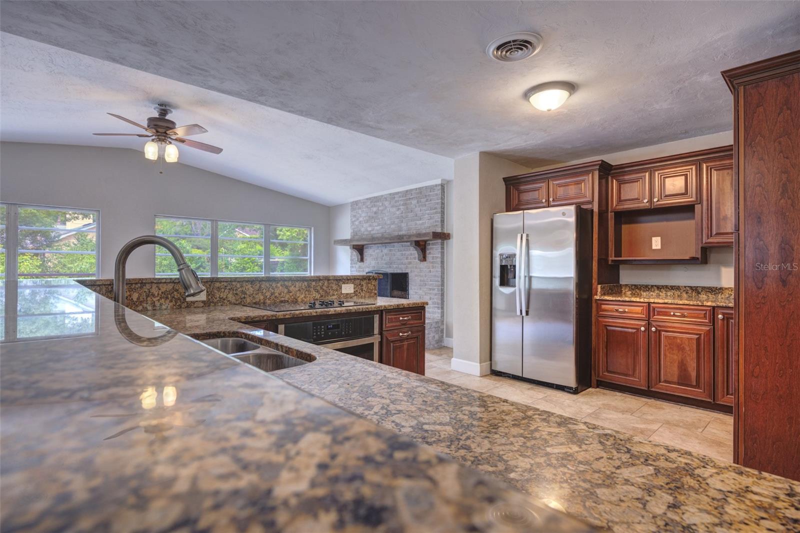 COUNTRY CLUB ESTATES - Residential