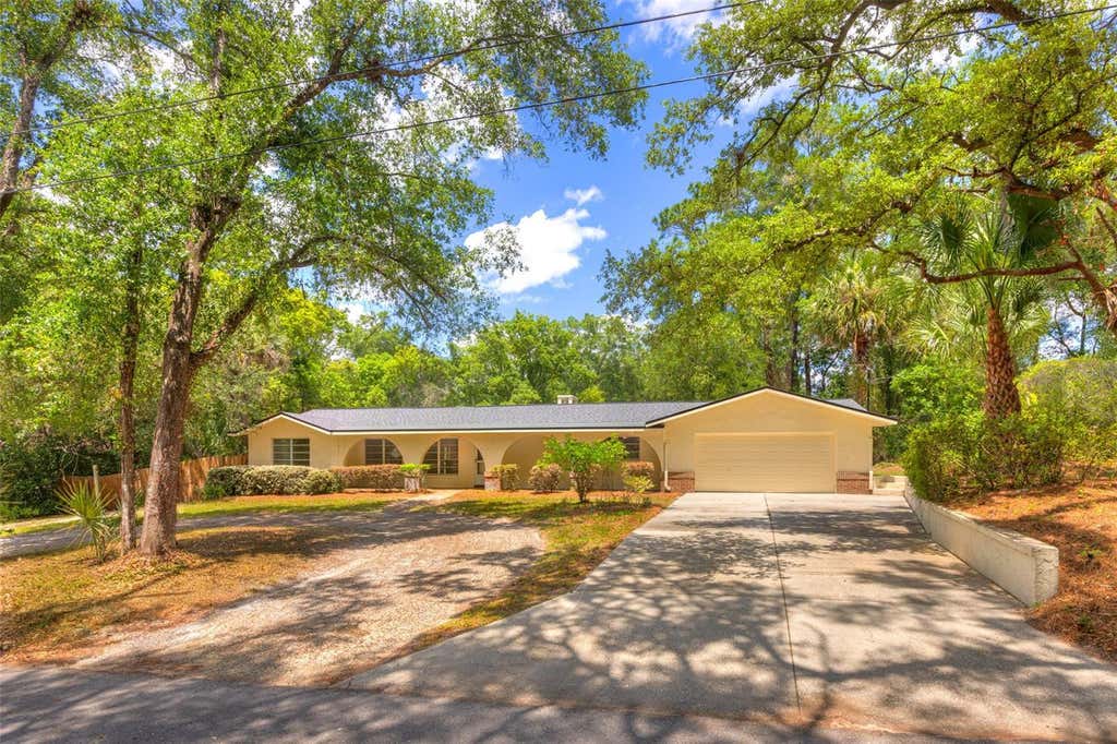 Photo of 321 Huntington Drive, Deland, FL 32724 (MLS # V4949043)