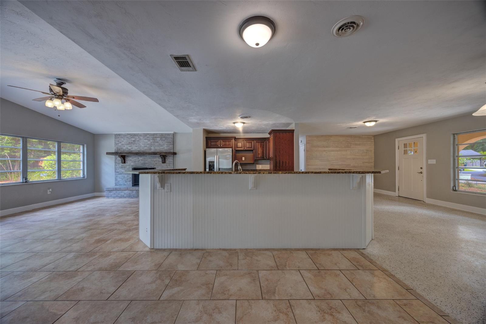 COUNTRY CLUB ESTATES - Residential