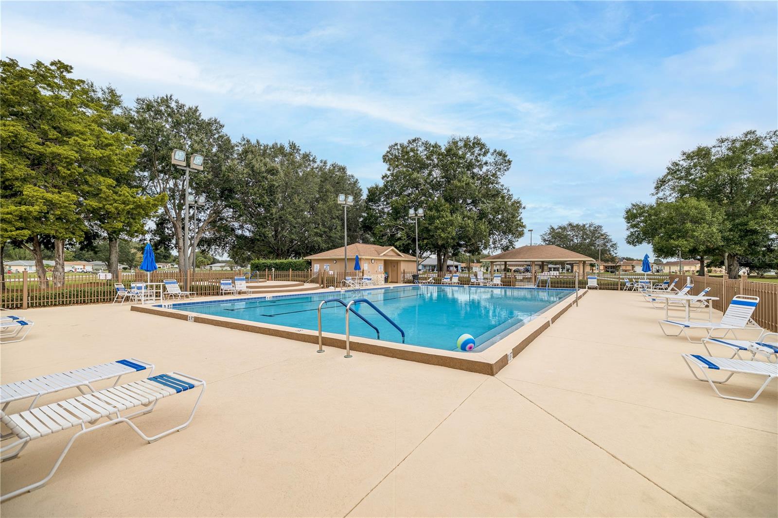 OAK RUN GOLFVIEW B - Residential