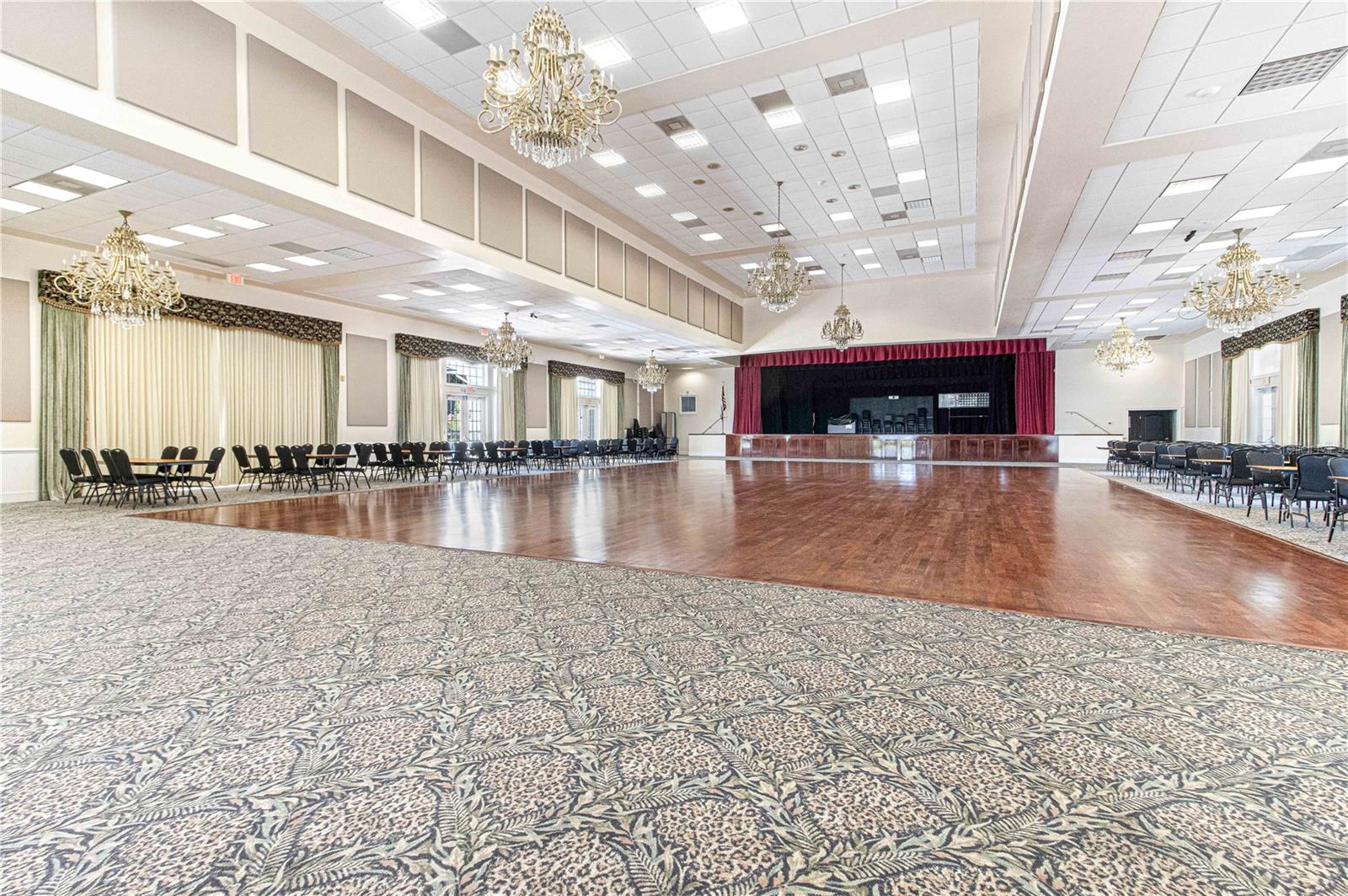 OAK RUN GOLFVIEW B - Residential