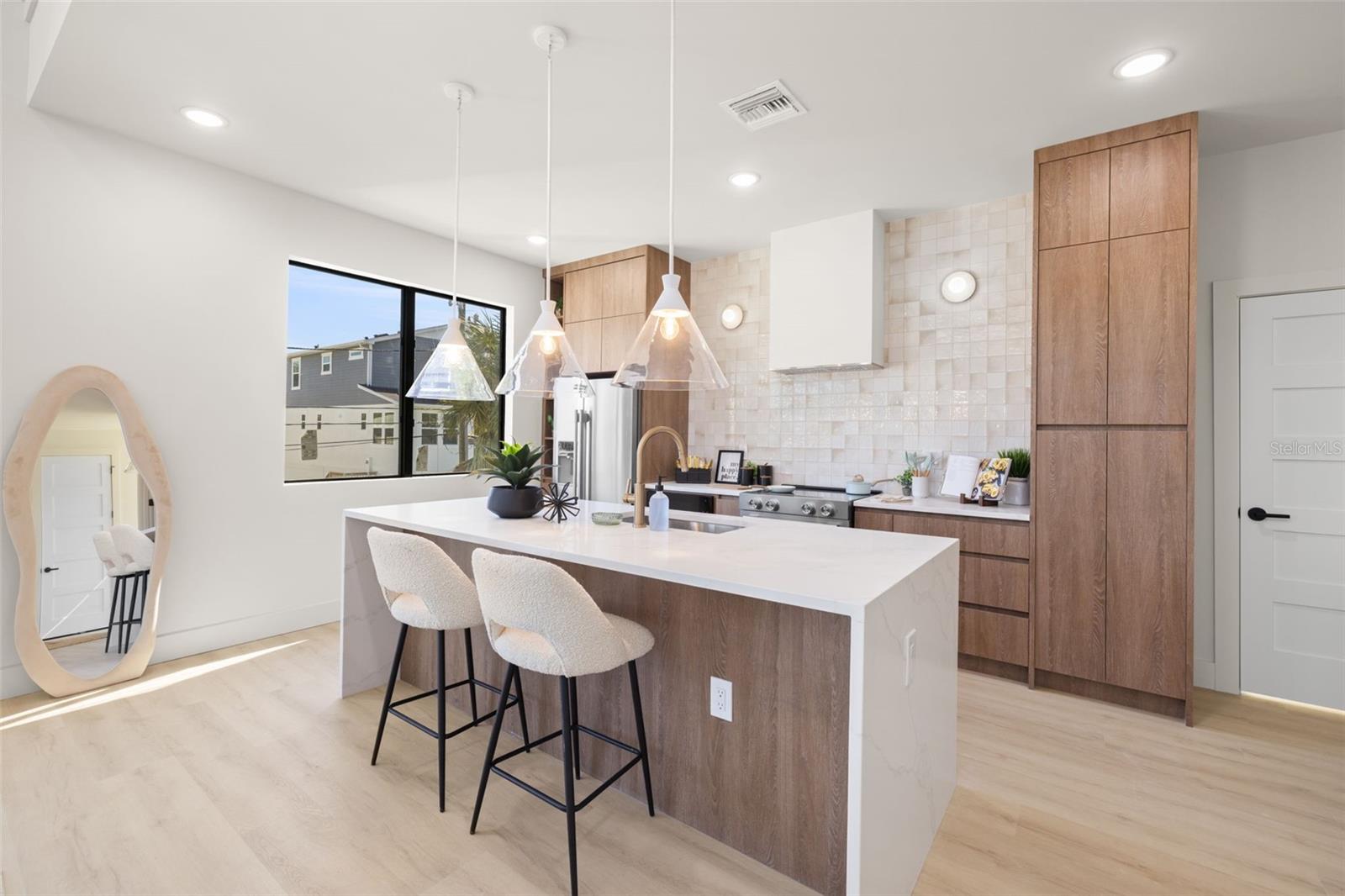 SHORE ACRES OVERLOOK SEC - Residential