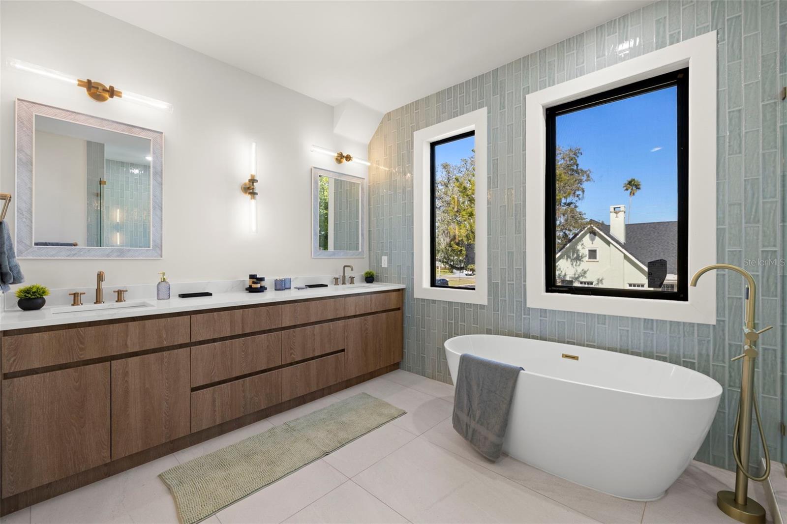 SHORE ACRES OVERLOOK SEC - Residential