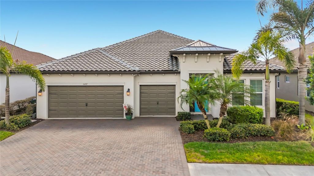 Photo of 11437 Montserrat Drive, Venice, FL 34293 (MLS # A4684856)