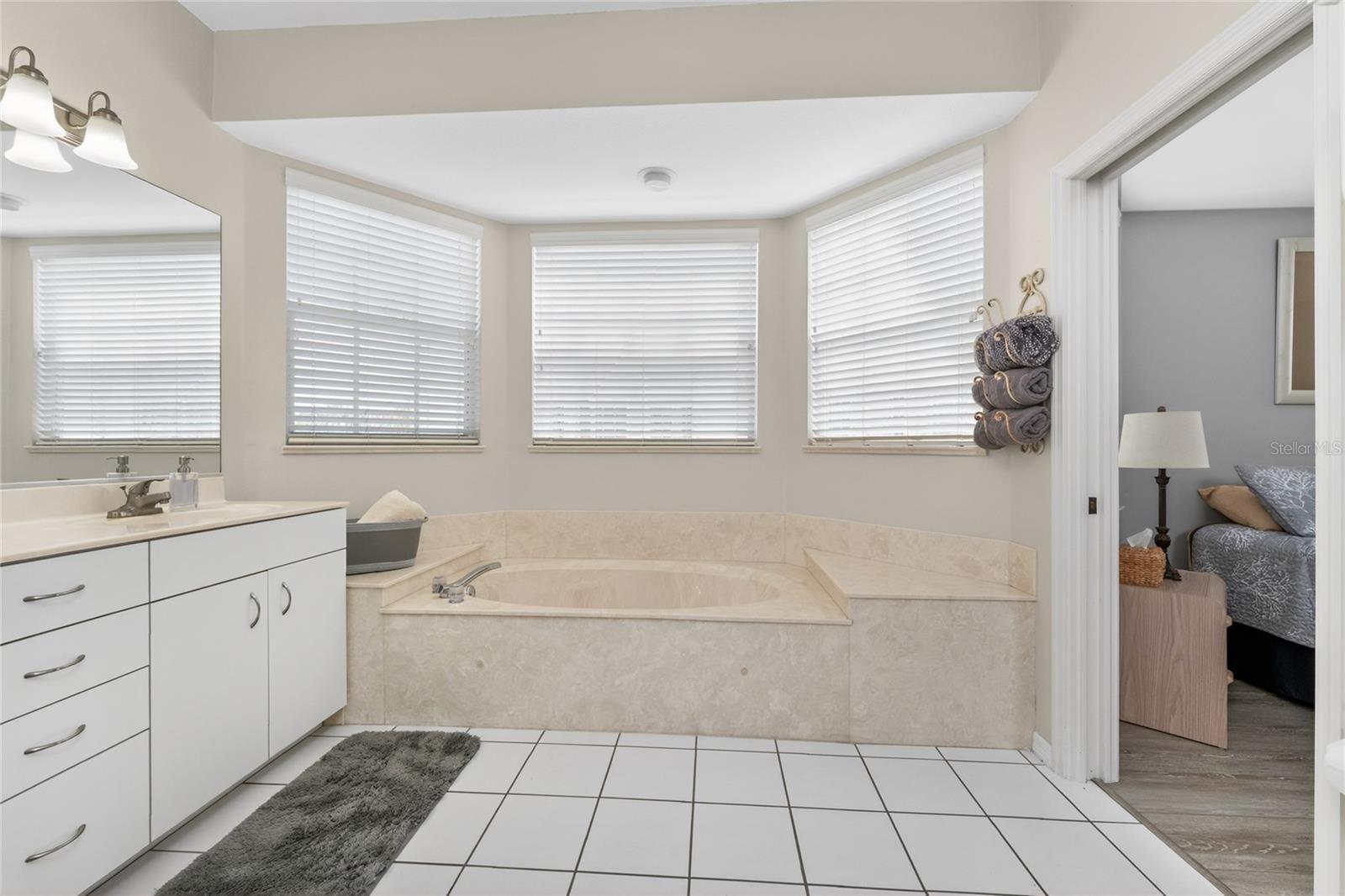 MARINER VILLAGE PH 01 BLDG 02 - Residential