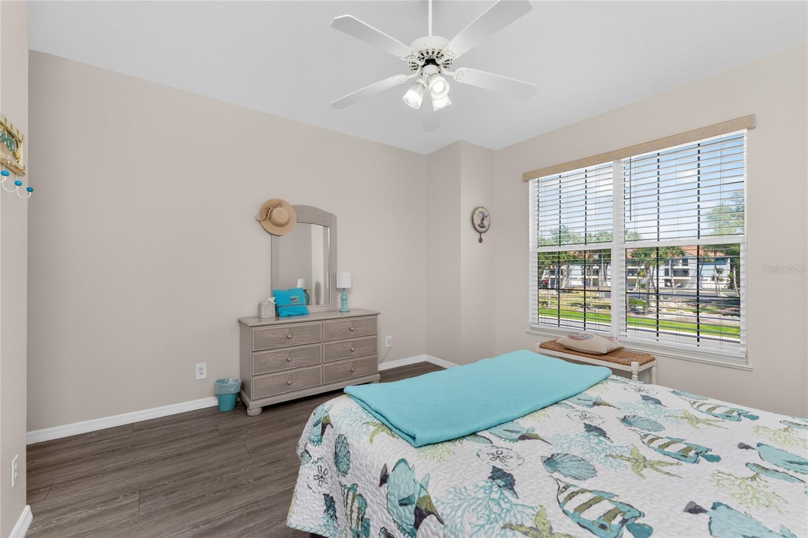 MARINER VILLAGE PH 01 BLDG 02 - Residential