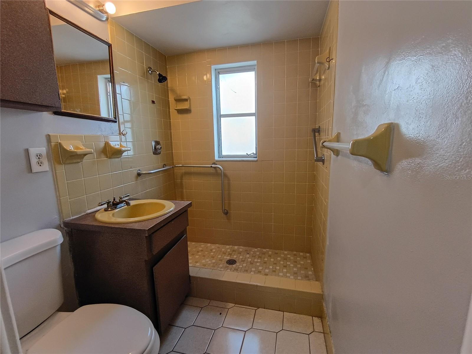 EXECUTIVE WOODS - Residential