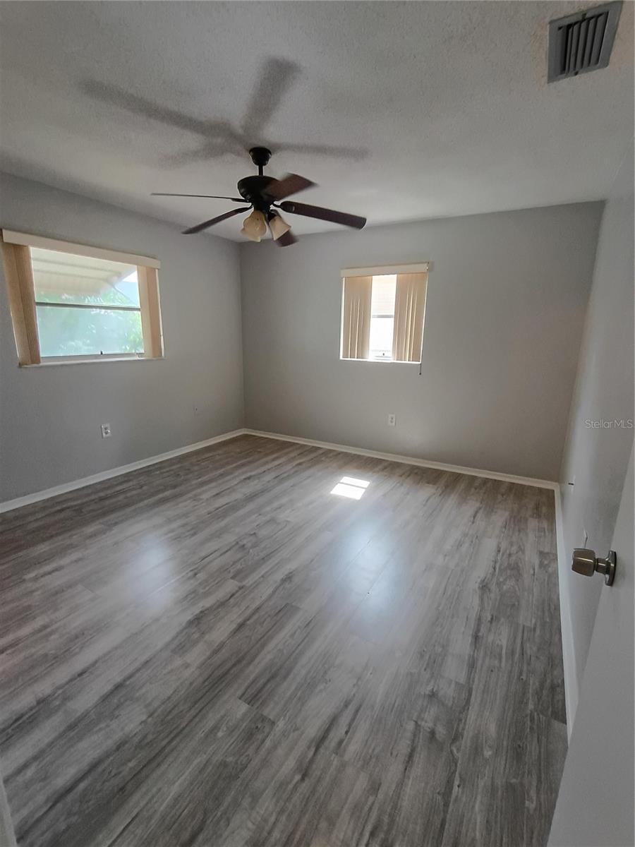 EXECUTIVE WOODS - Residential