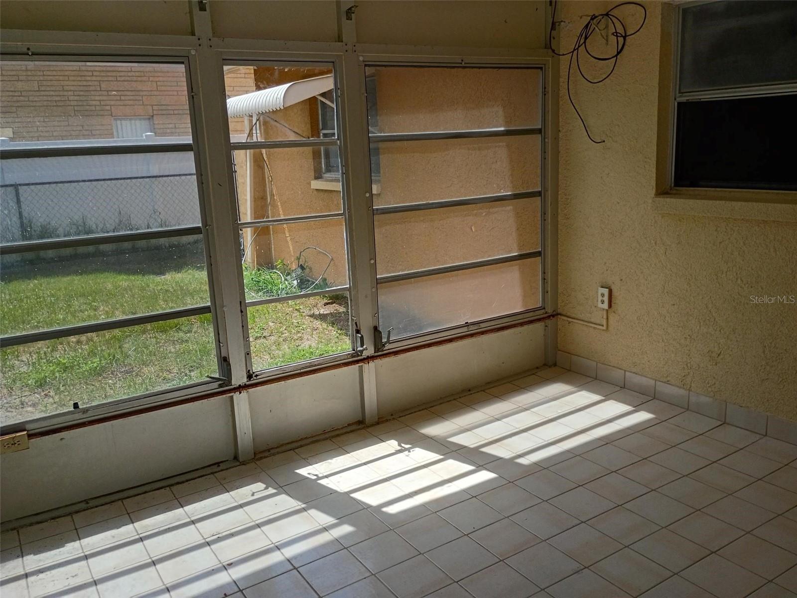 EXECUTIVE WOODS - Residential