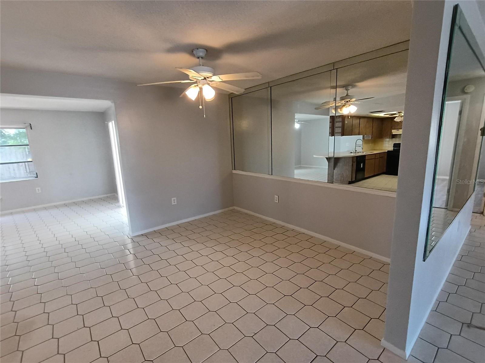 EXECUTIVE WOODS - Residential