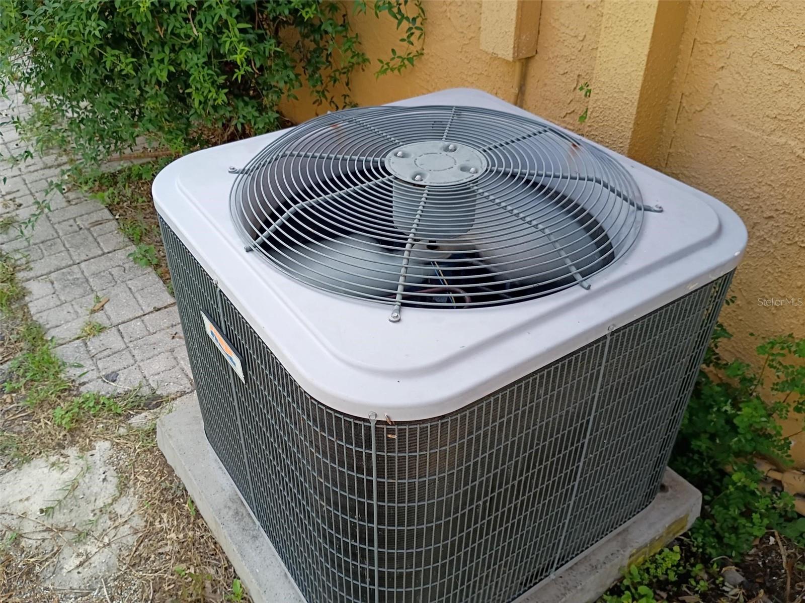 EXECUTIVE WOODS - Residential