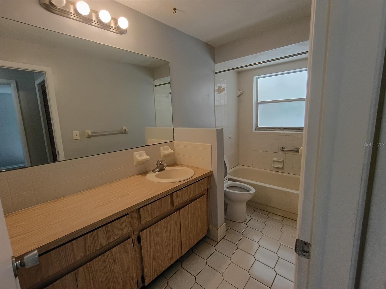 EXECUTIVE WOODS - Residential