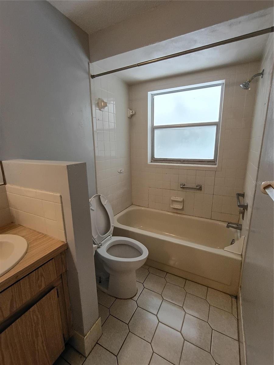 EXECUTIVE WOODS - Residential