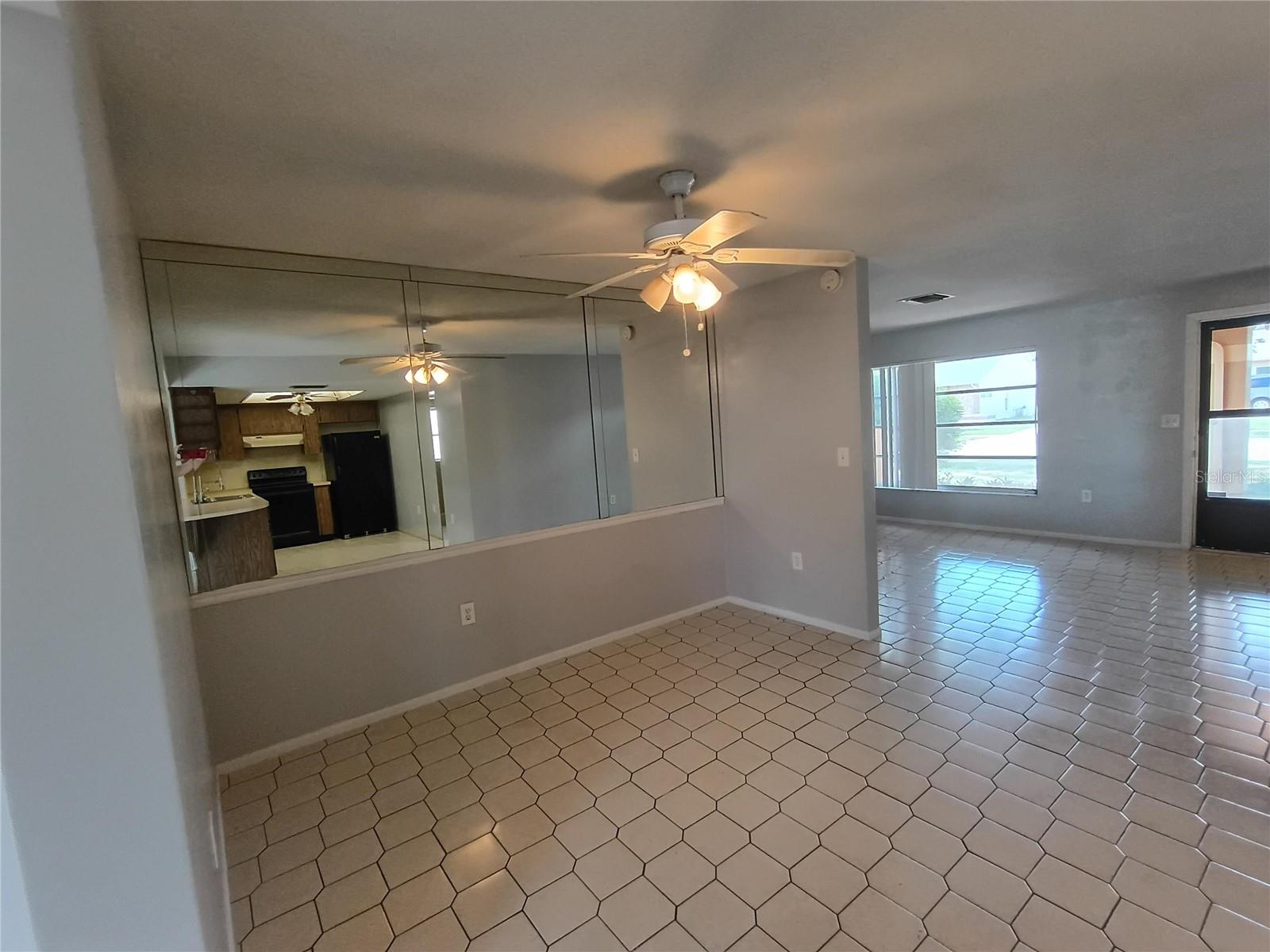 EXECUTIVE WOODS - Residential