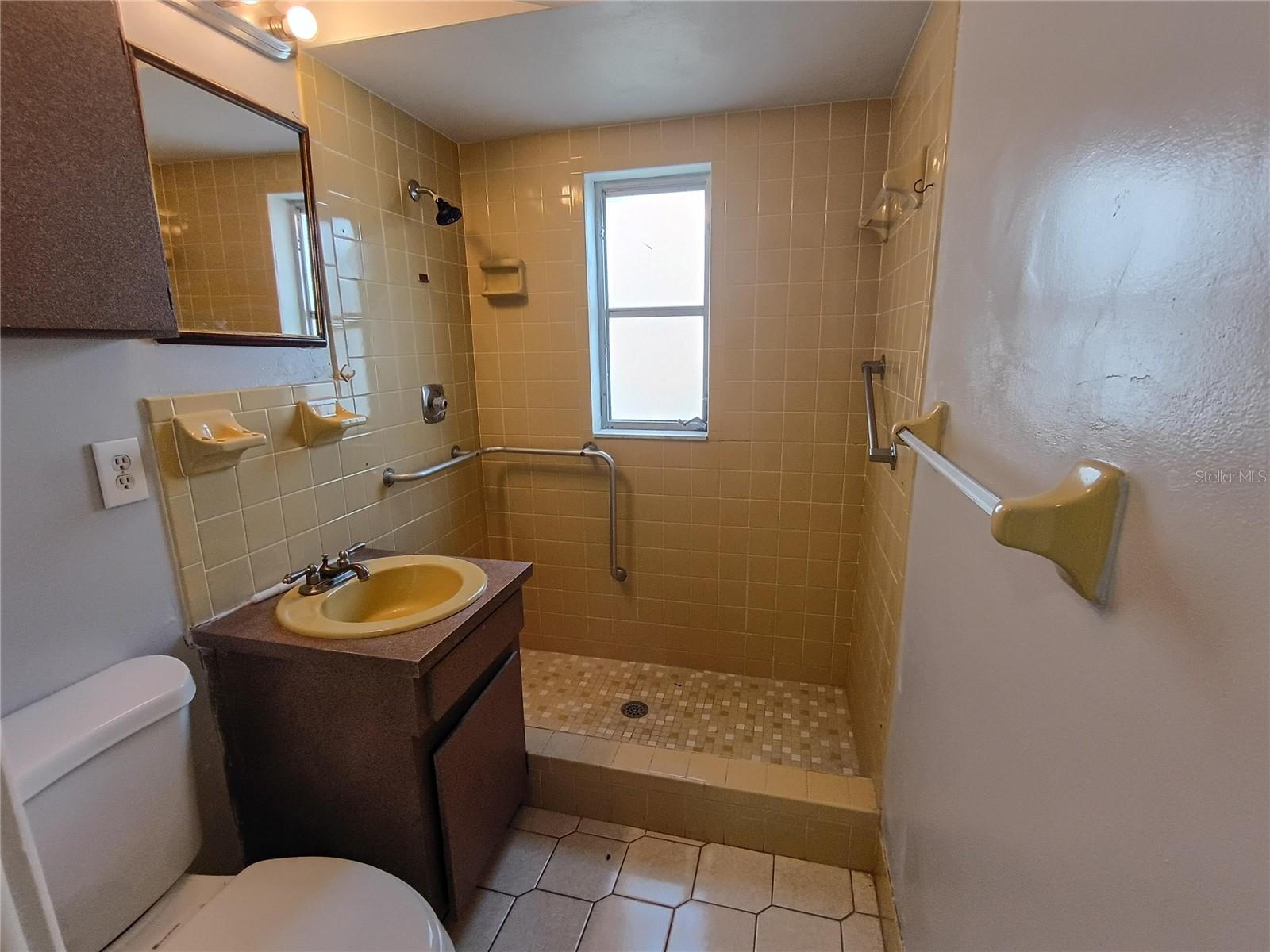 EXECUTIVE WOODS - Residential