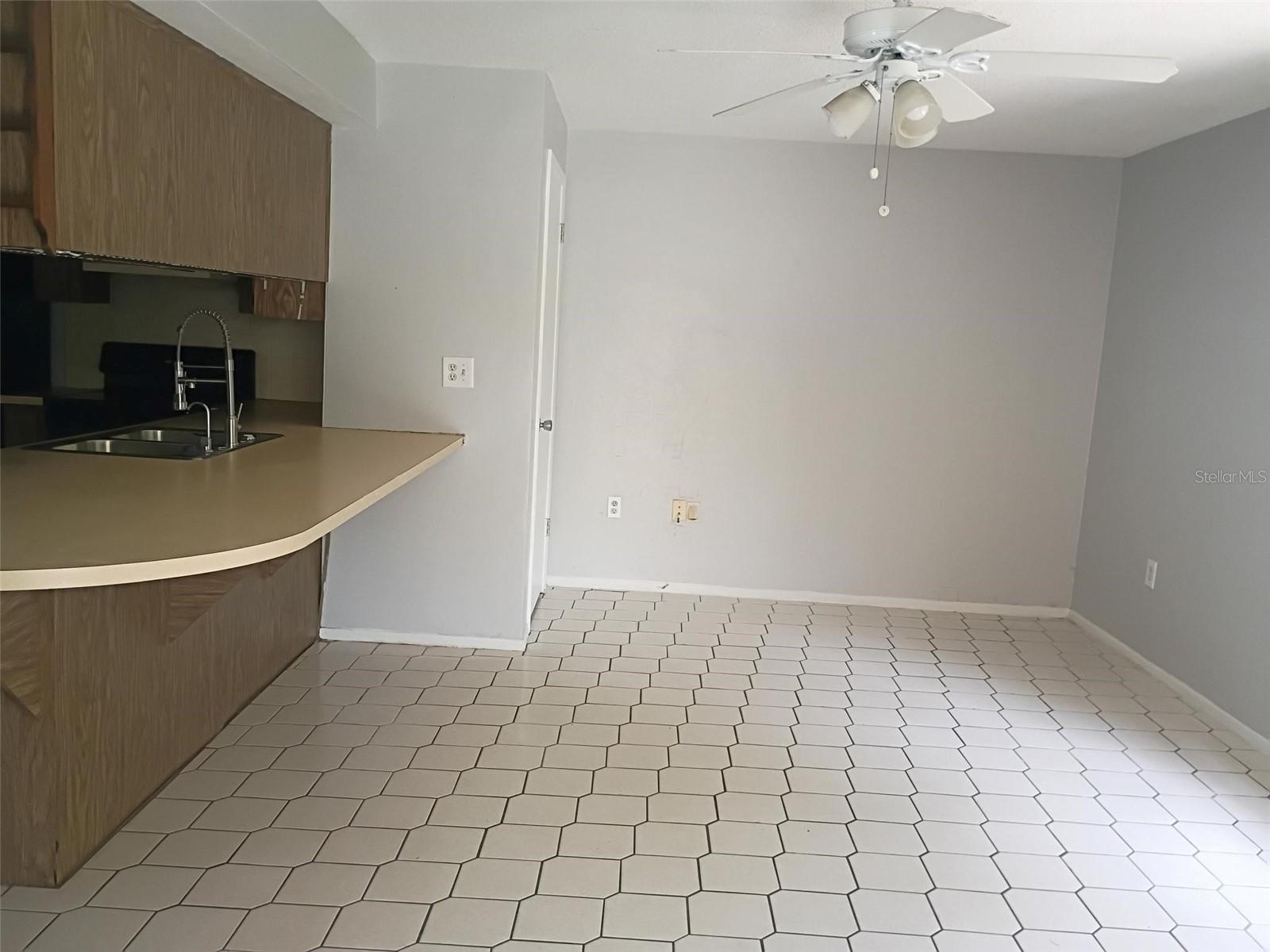 EXECUTIVE WOODS - Residential