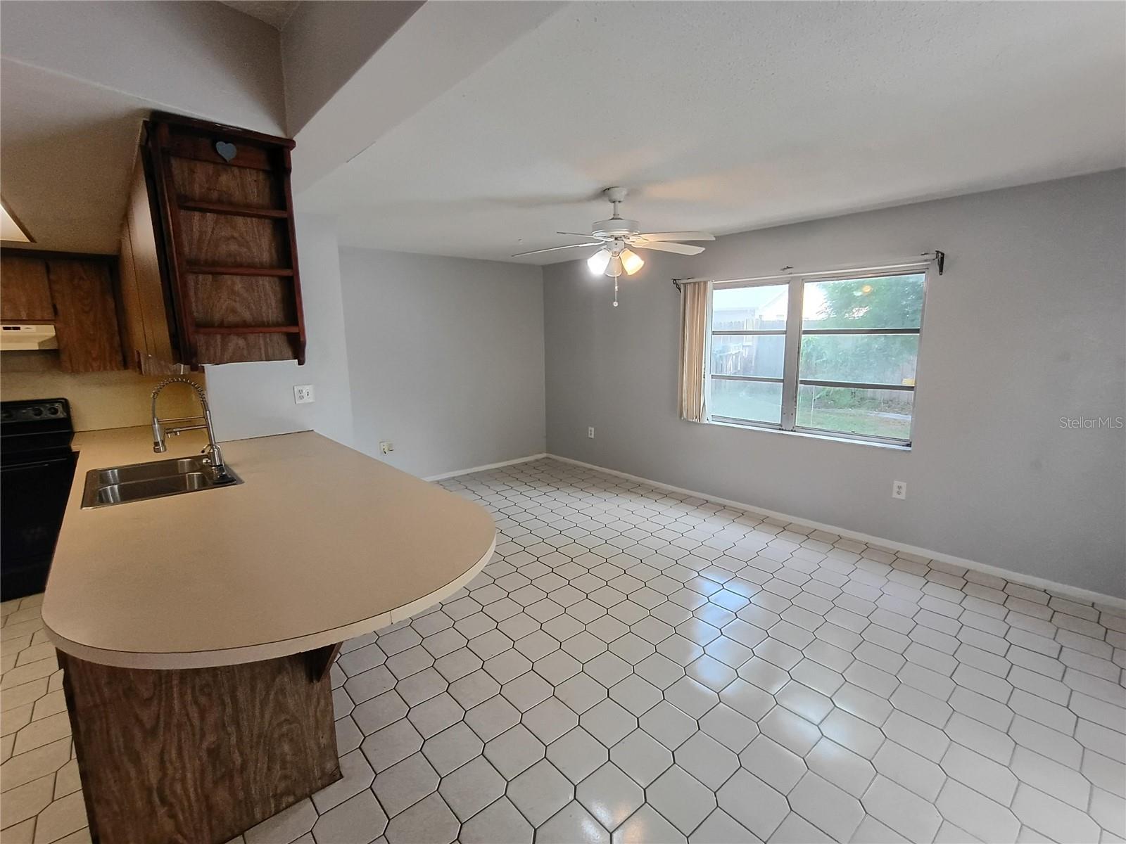 EXECUTIVE WOODS - Residential