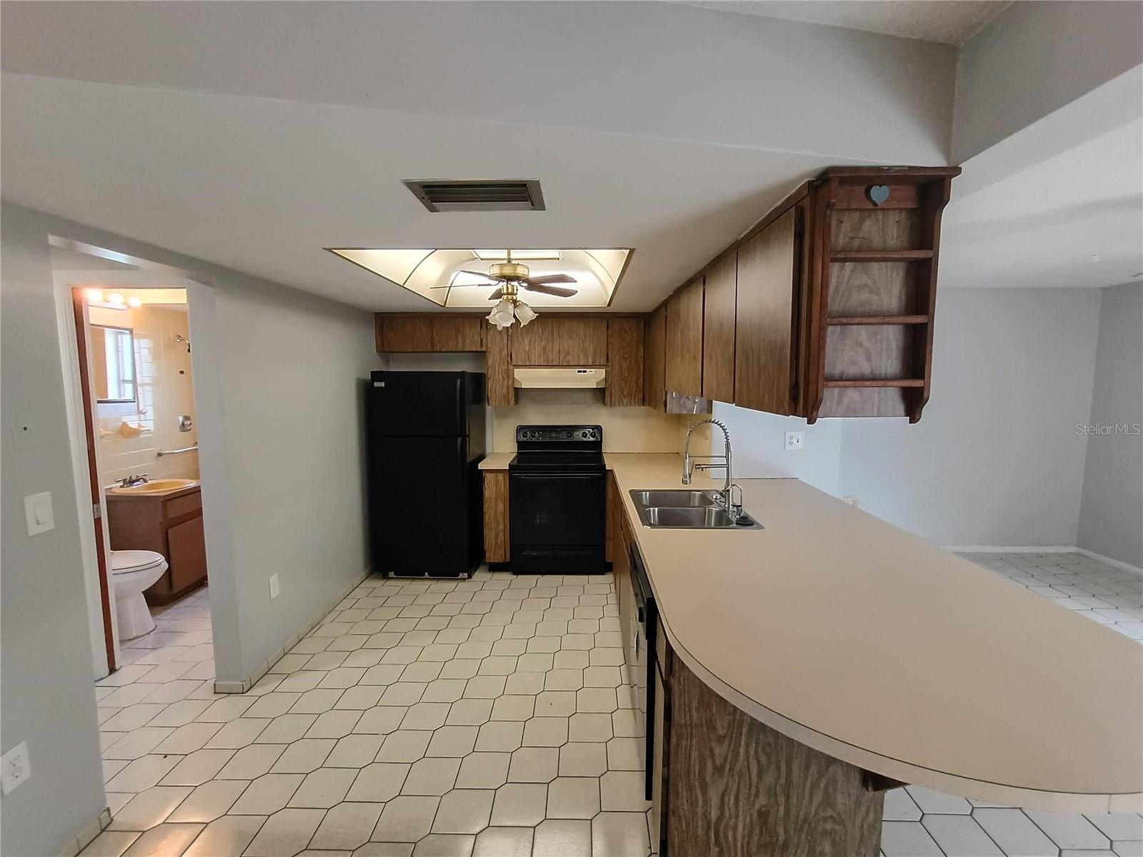 EXECUTIVE WOODS - Residential