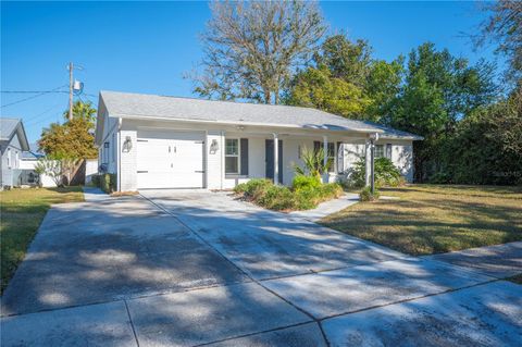 A home in LAKELAND