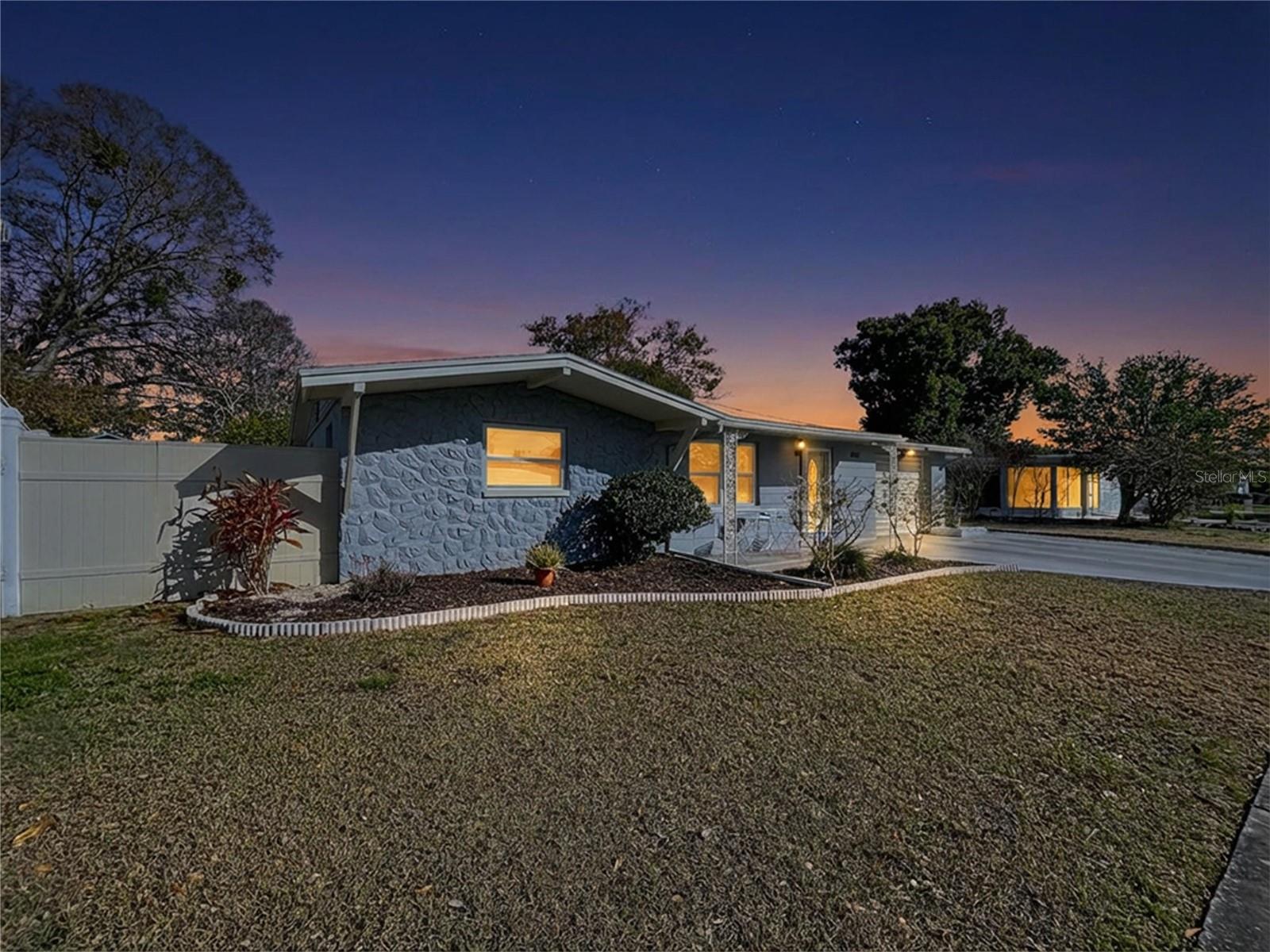 HOLIDAY GARDENS - Residential