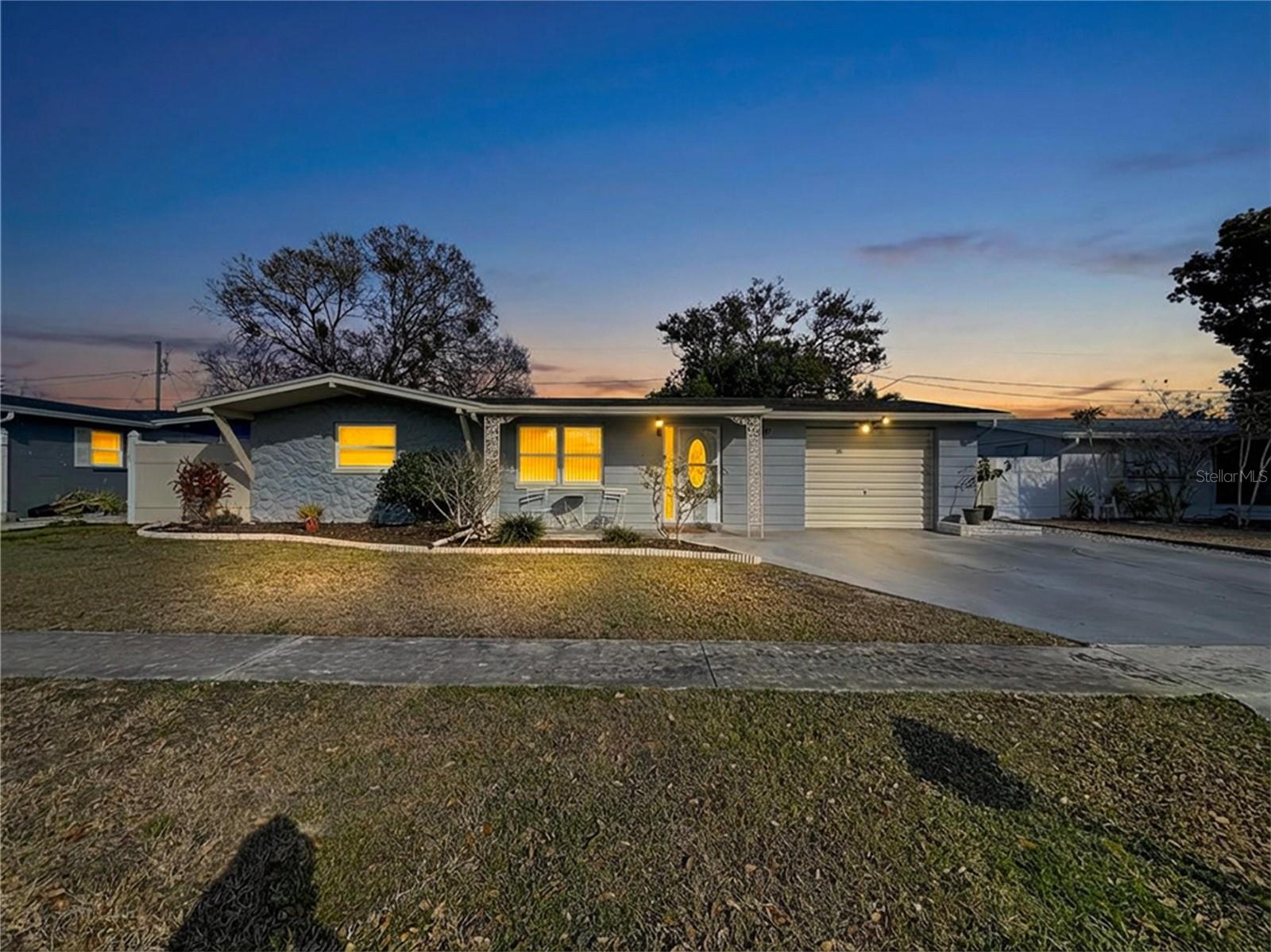 HOLIDAY GARDENS - Residential