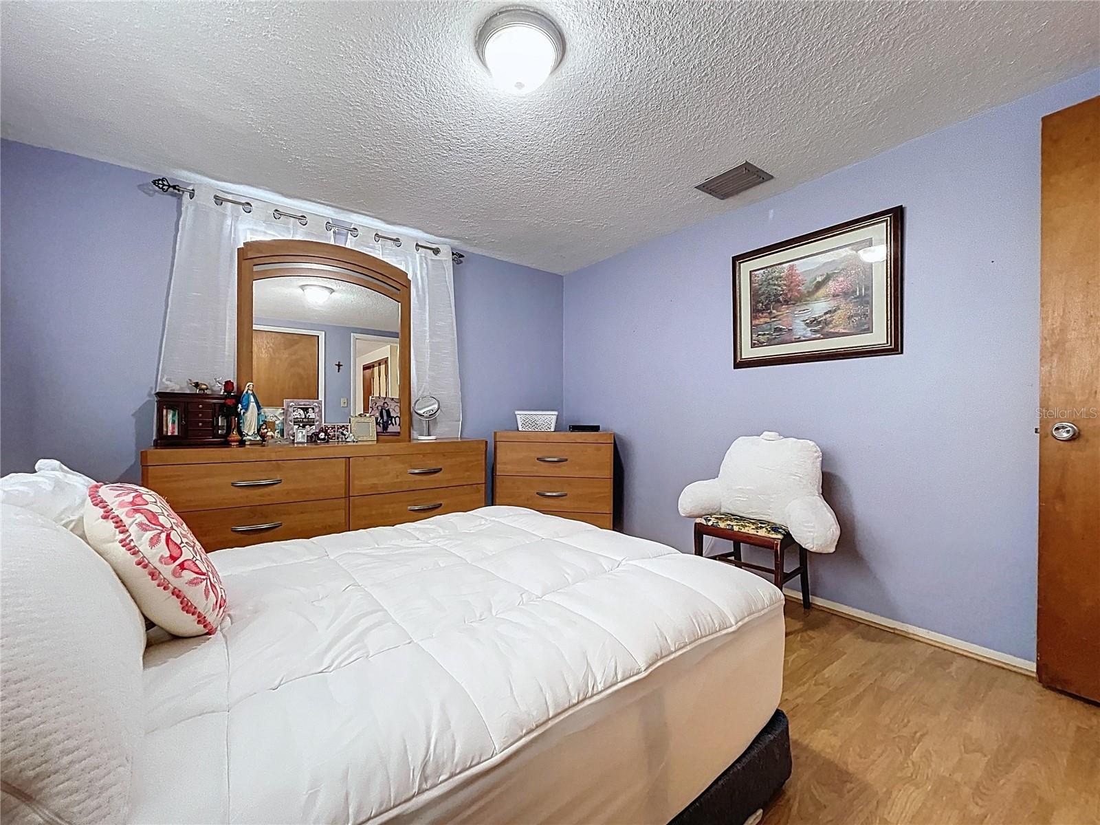 HOLIDAY GARDENS - Residential