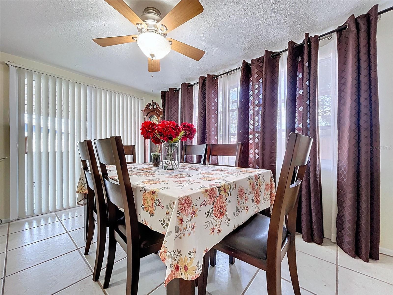 HOLIDAY GARDENS - Residential