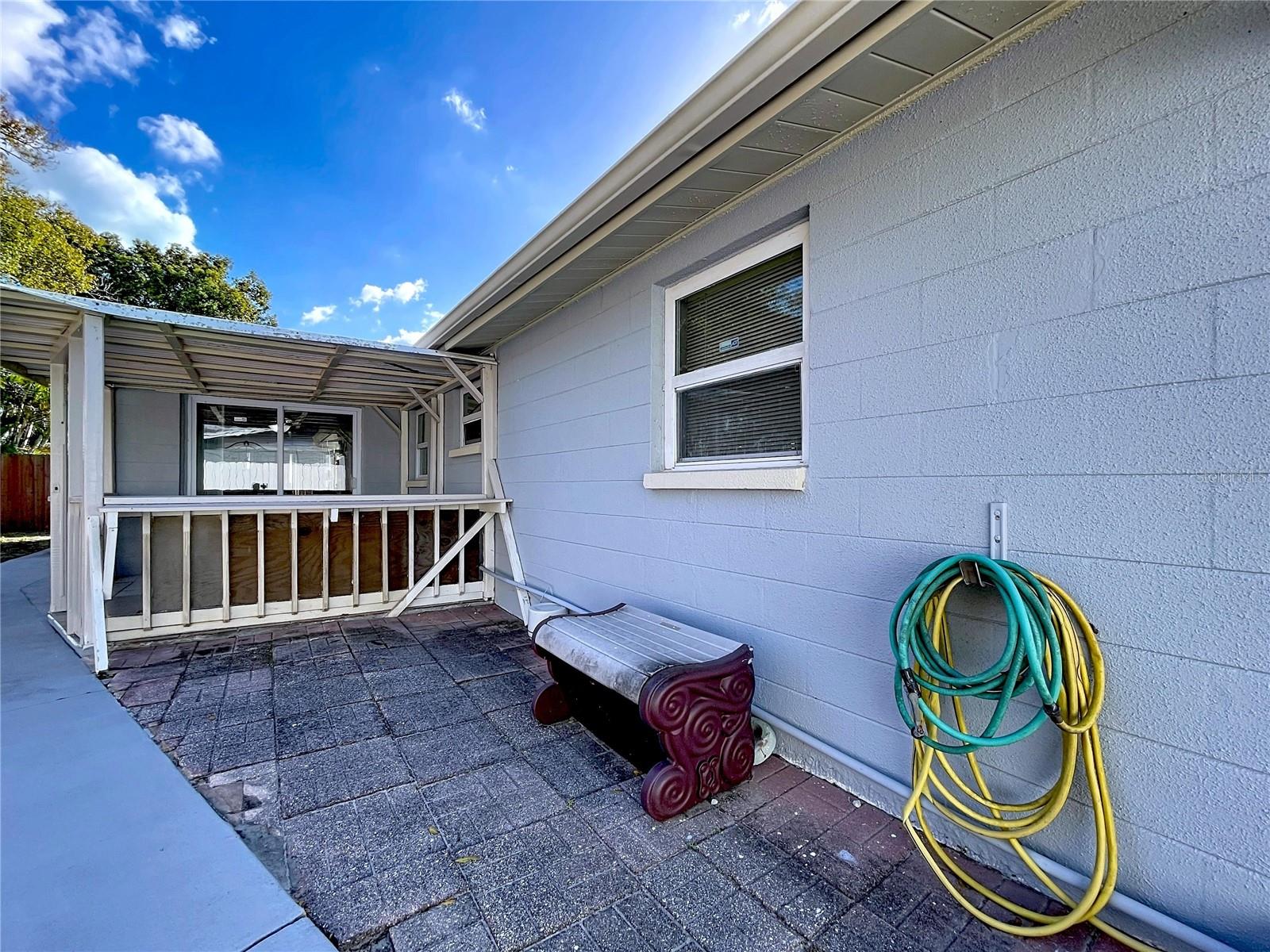 HOLIDAY GARDENS - Residential