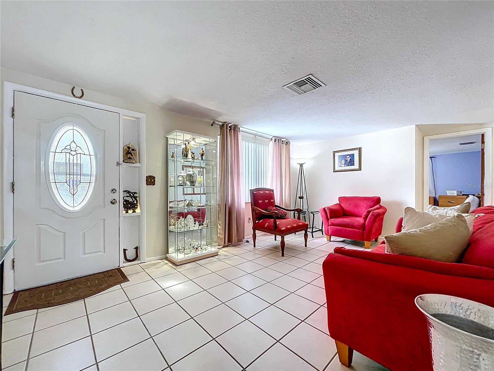 HOLIDAY GARDENS - Residential