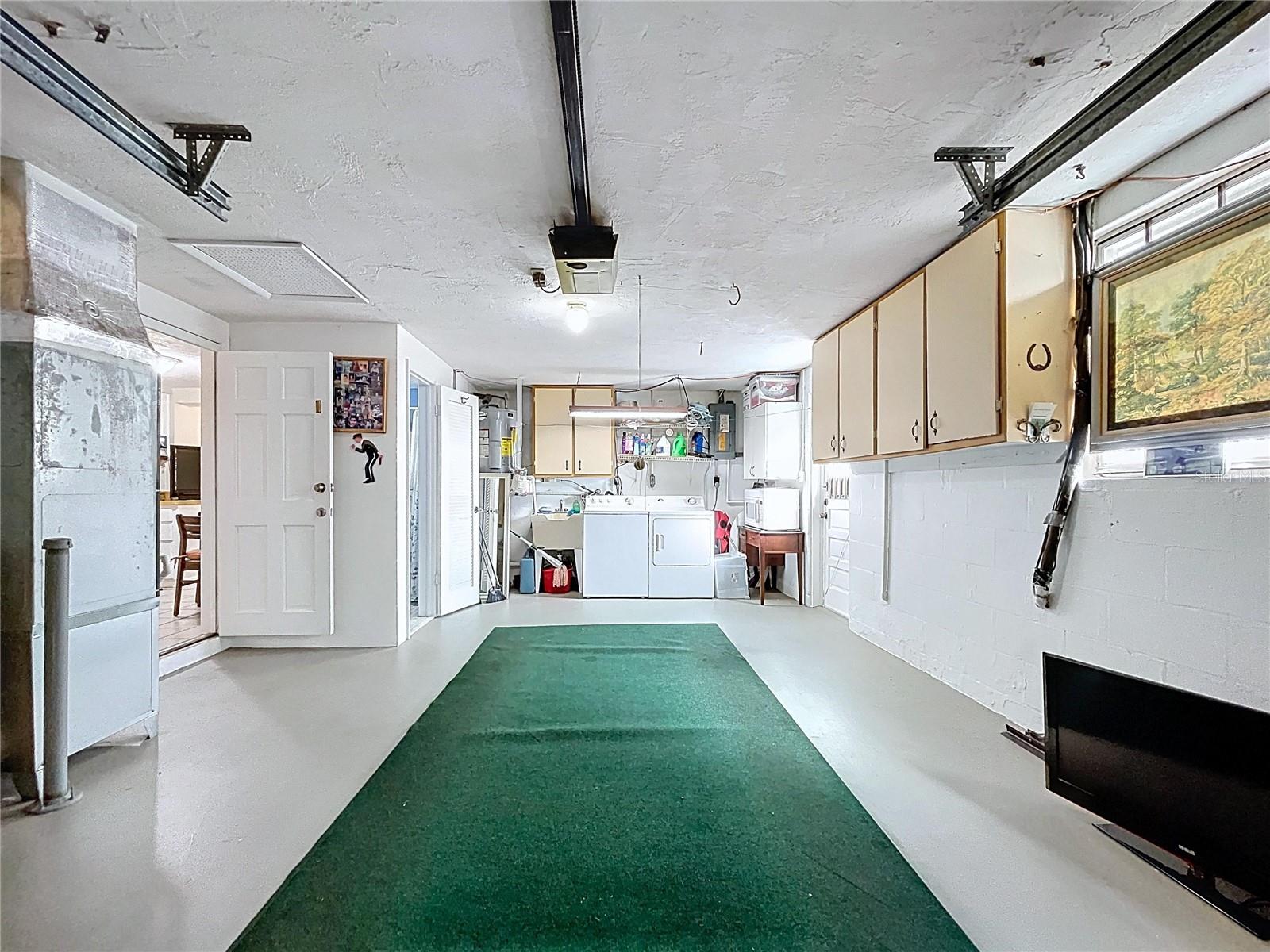 HOLIDAY GARDENS - Residential