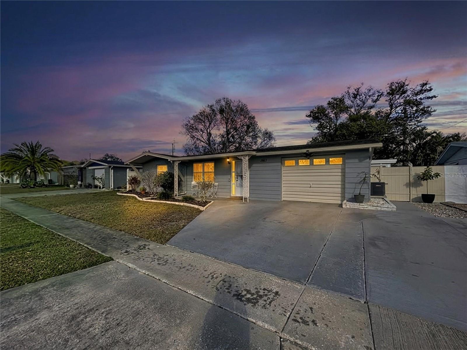 HOLIDAY GARDENS - Residential