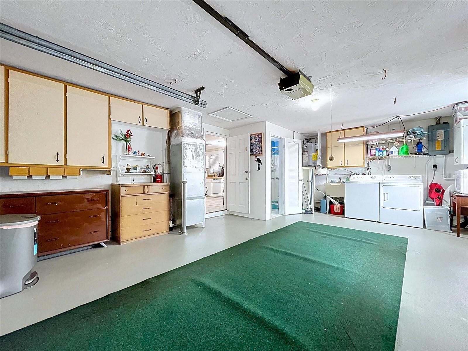 HOLIDAY GARDENS - Residential