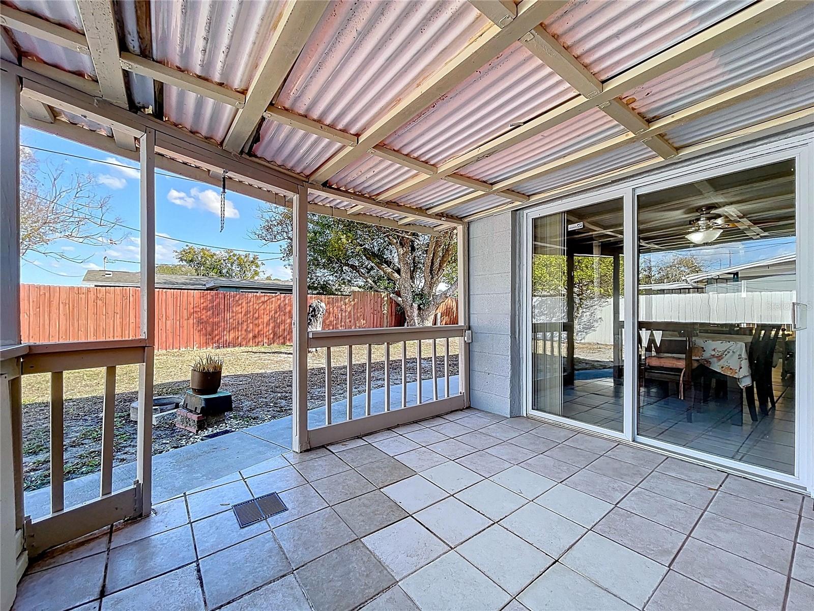 HOLIDAY GARDENS - Residential