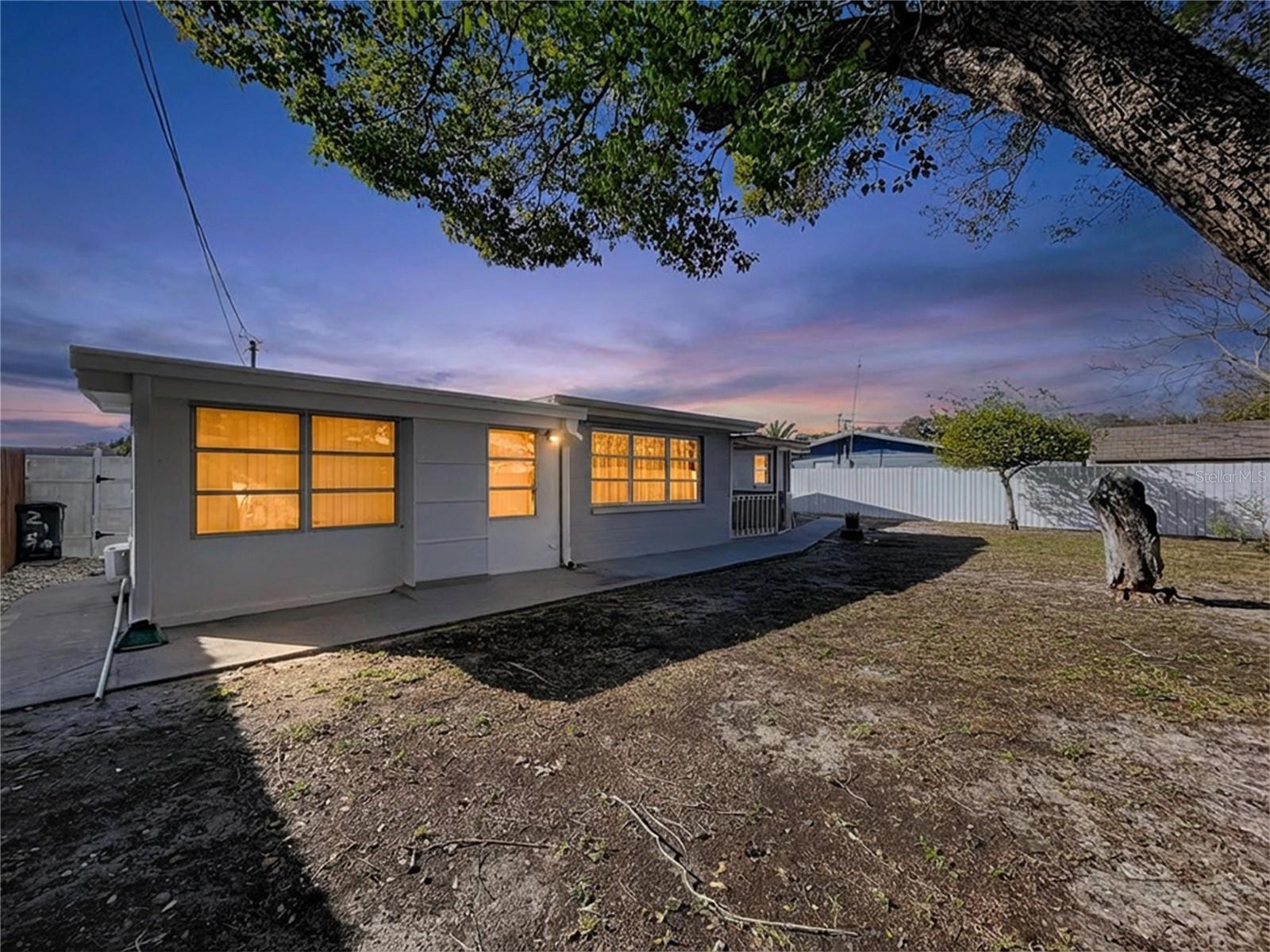 HOLIDAY GARDENS - Residential