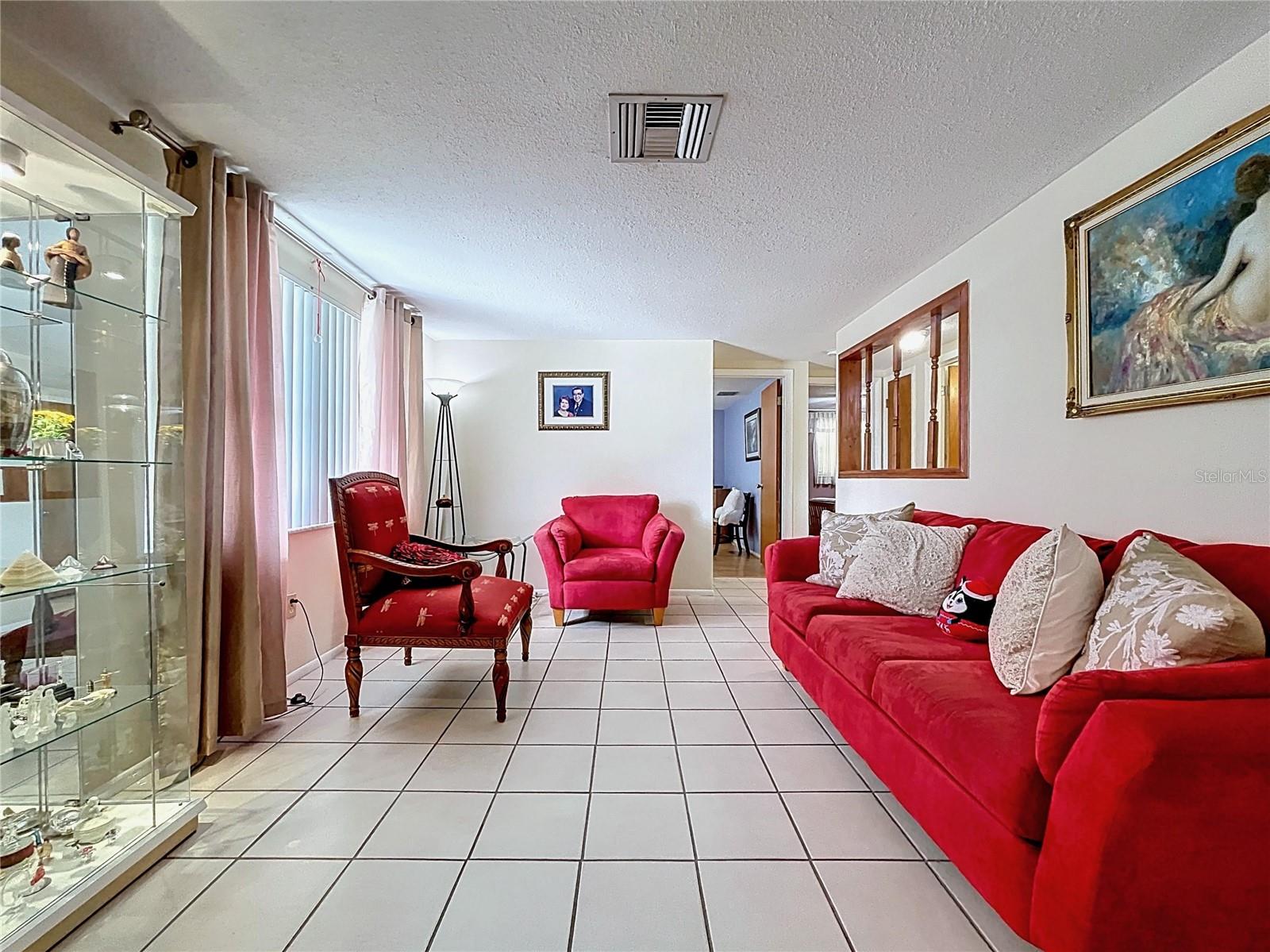 HOLIDAY GARDENS - Residential