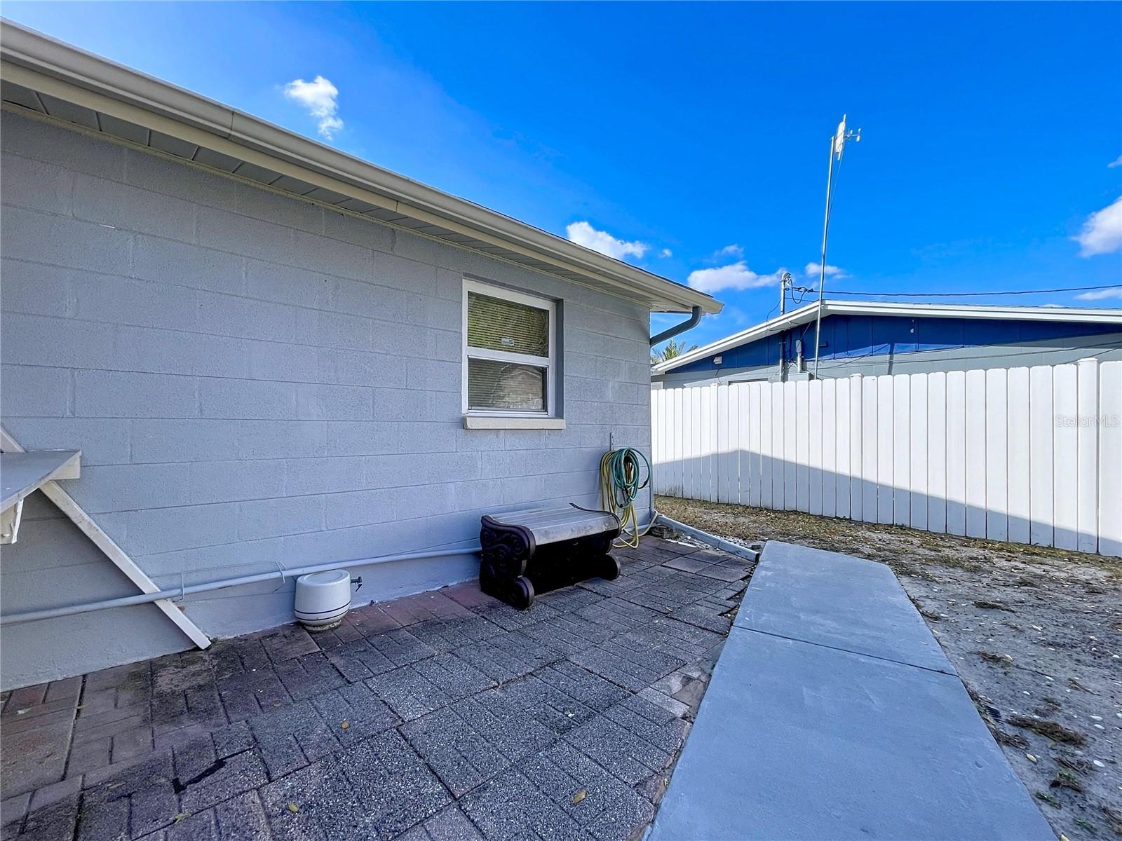 HOLIDAY GARDENS - Residential