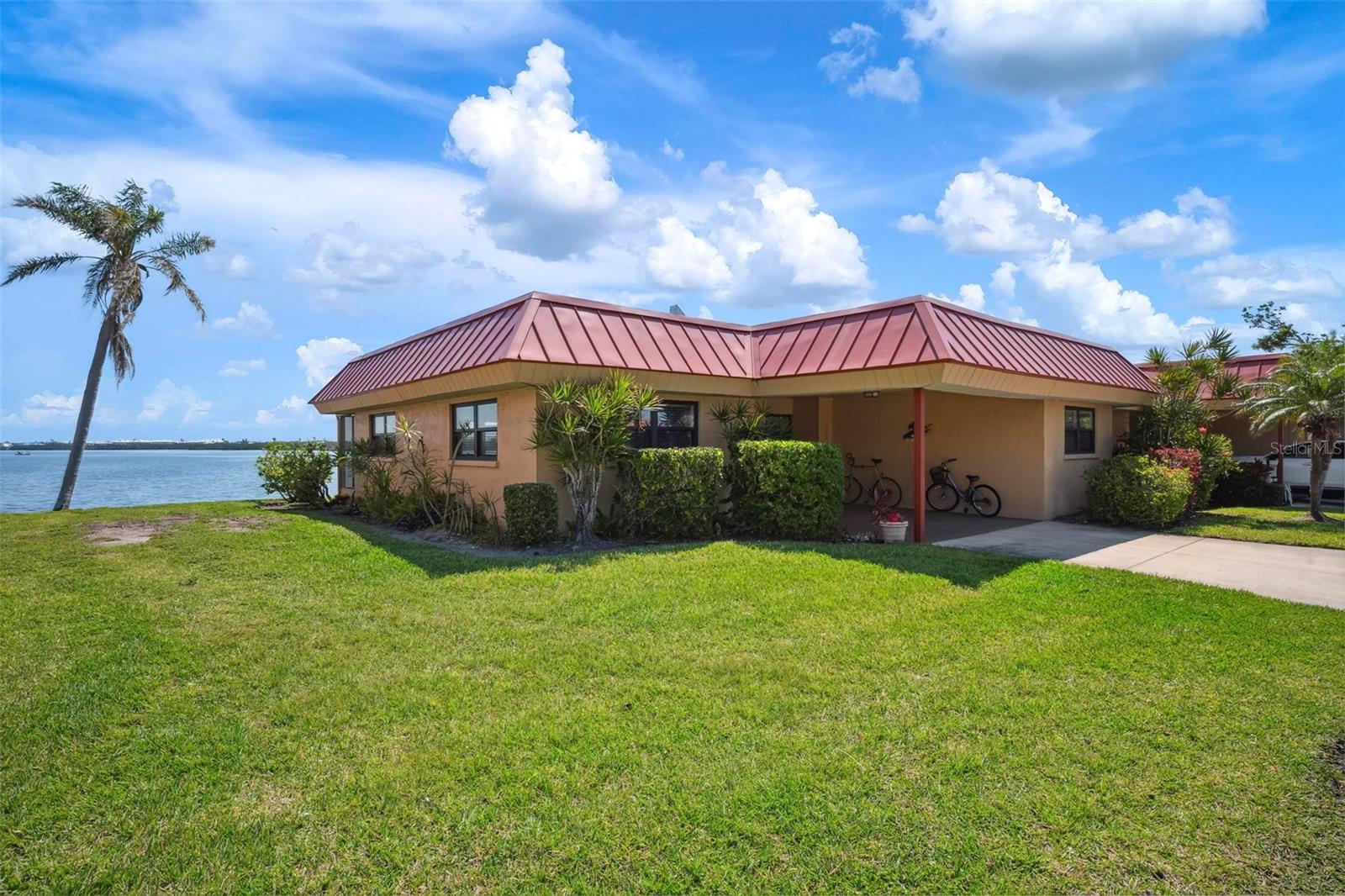 PALMA SOLA HARBOUR SEC 4 - Residential