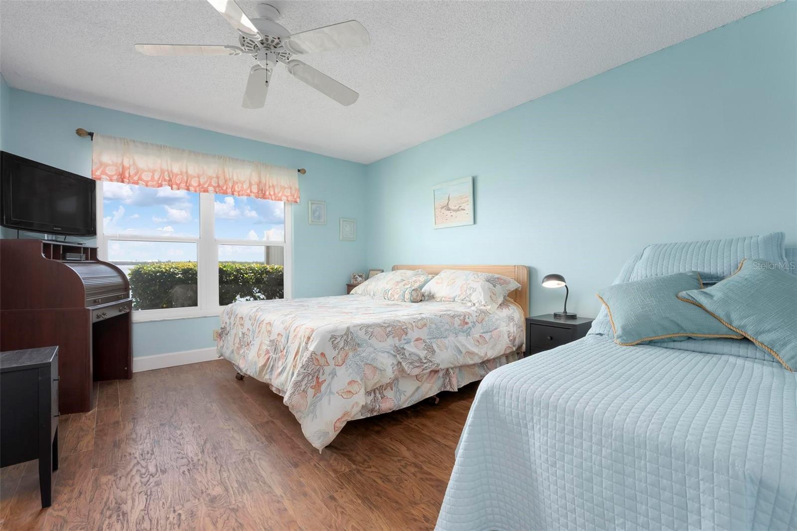 PALMA SOLA HARBOUR SEC 4 - Residential