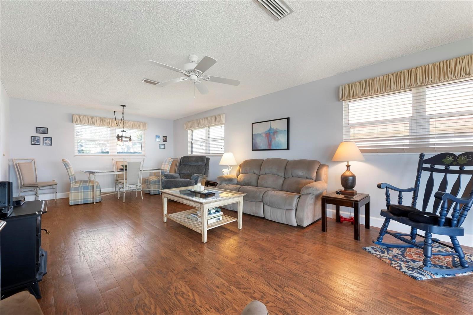 PALMA SOLA HARBOUR SEC 4 - Residential