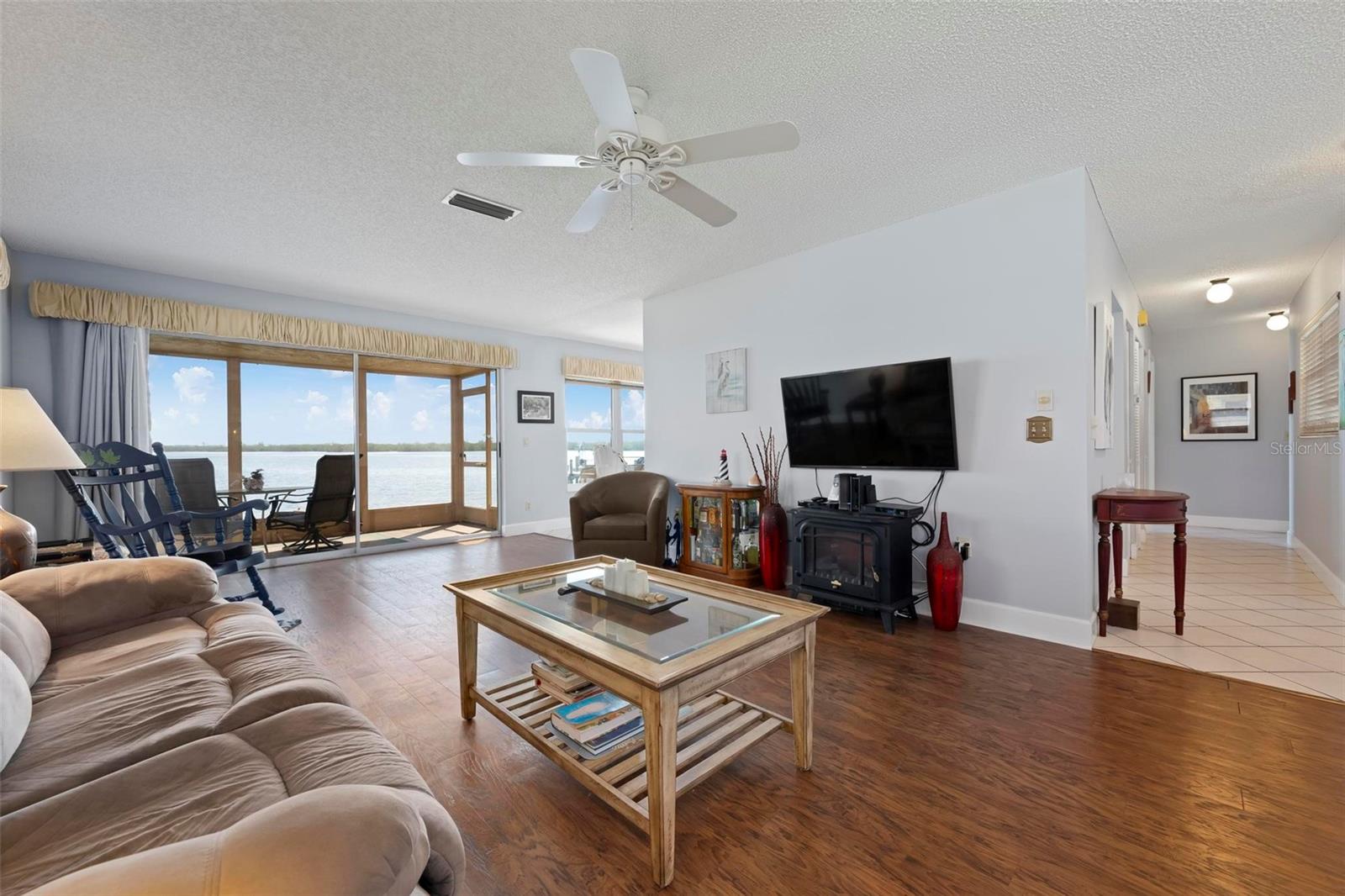 PALMA SOLA HARBOUR SEC 4 - Residential