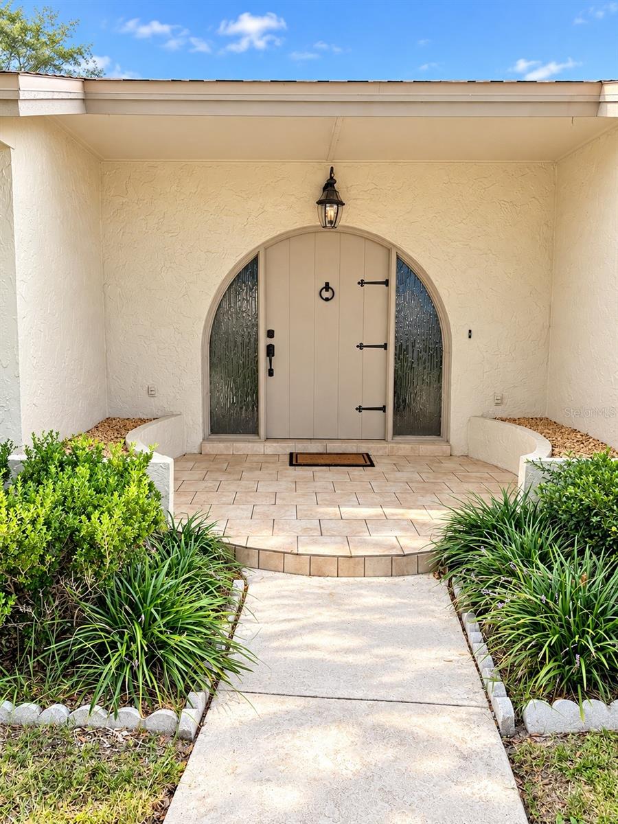 Photo of 14436 Bay Hills Drive, Largo, FL 33774 (MLS # TB8553854)