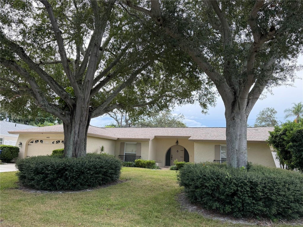 Photo of 14436 Bay Hills Drive, Largo, FL 33774 (MLS # TB8553854)