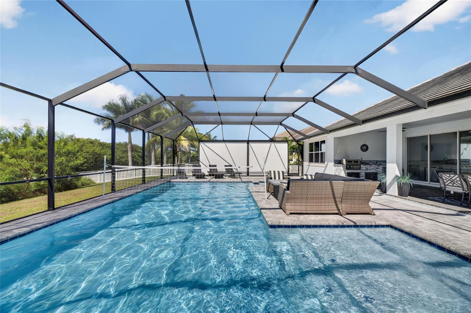 816 MANNS HARBOR DRIVE