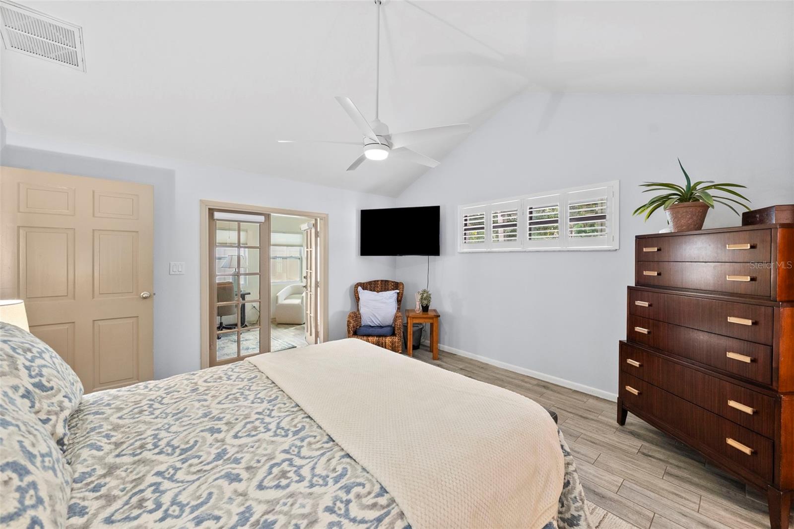 VIRGINIA TERRACE - Residential