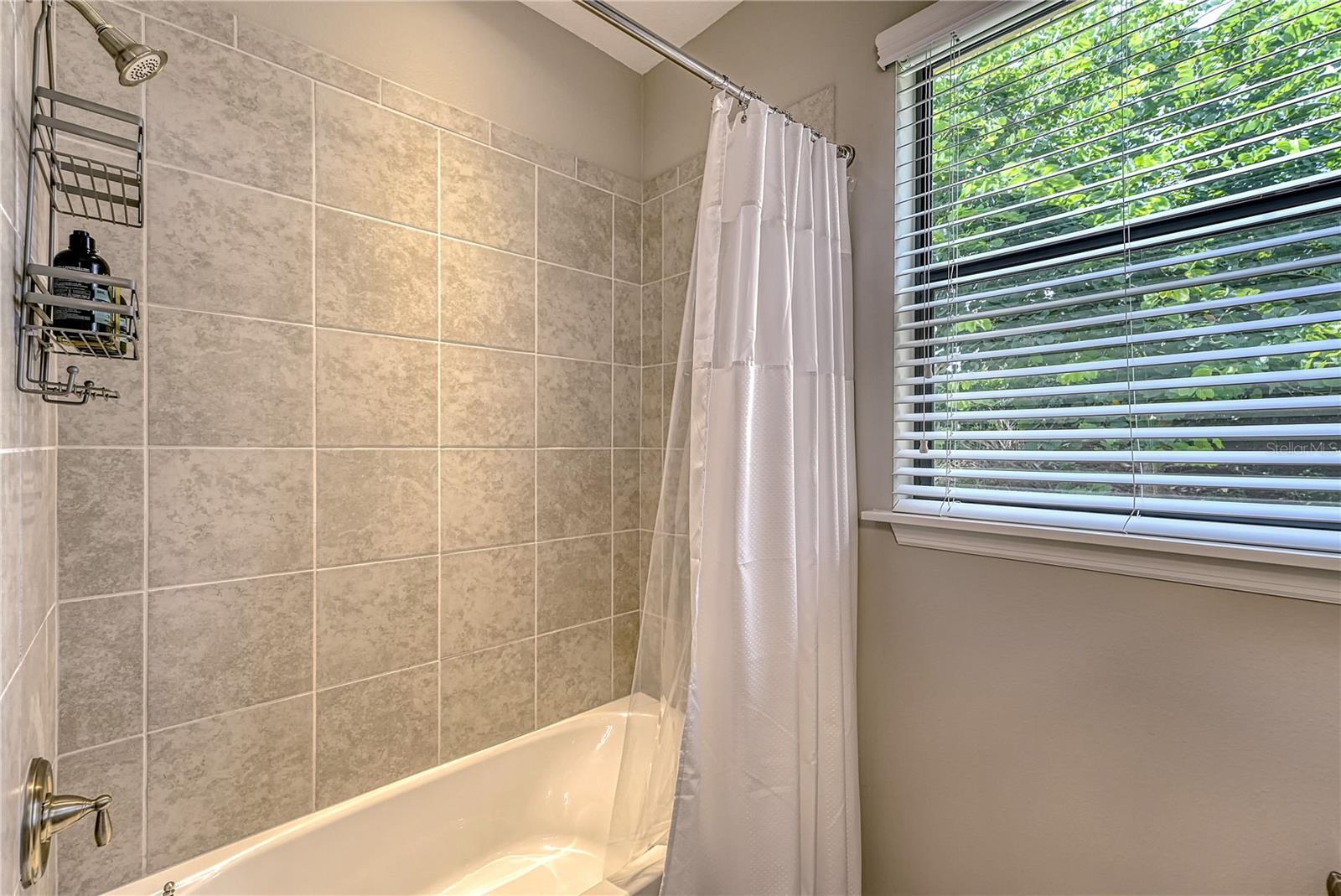GARDEN HOMES/ESPLANDE PALMER R - Residential Lease